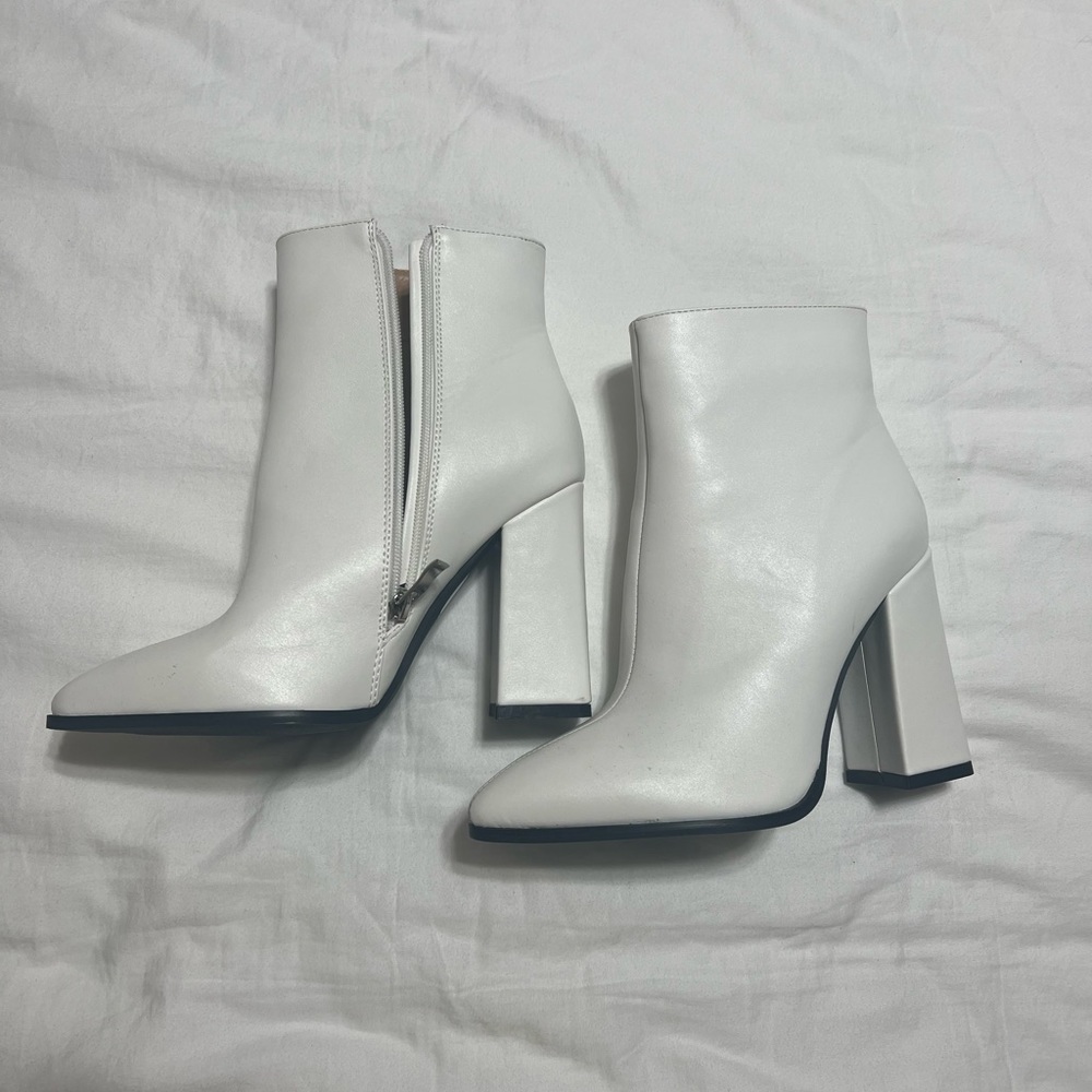 Never word before size 9 pretty little things